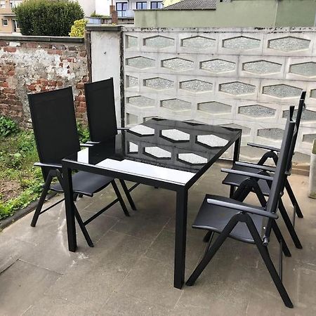 Charmante Gartenwohnung Mit Privatem Grossen Garten Köln Ngoại thất bức ảnh