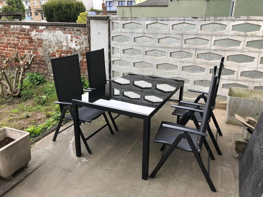 Charmante Gartenwohnung Mit Privatem Grossen Garten Köln Ngoại thất bức ảnh