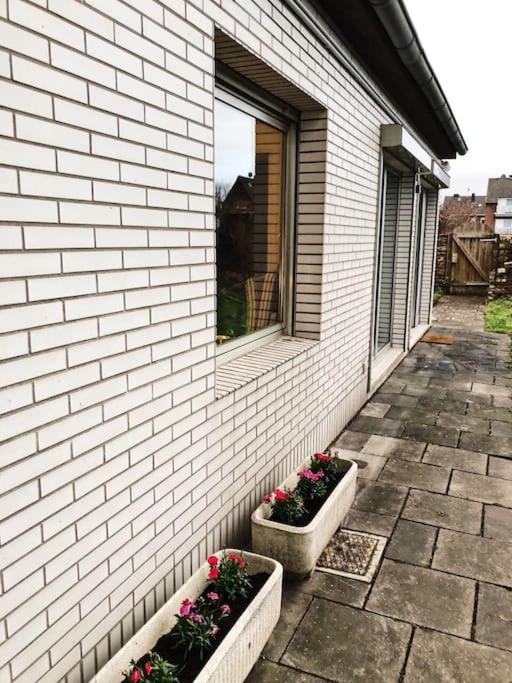 Charmante Gartenwohnung Mit Privatem Grossen Garten Köln Ngoại thất bức ảnh