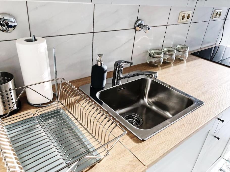 Charmante Gartenwohnung Mit Privatem Grossen Garten Köln Ngoại thất bức ảnh