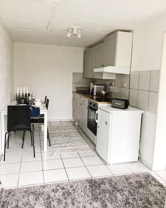 Charmante Gartenwohnung Mit Privatem Grossen Garten Köln Ngoại thất bức ảnh