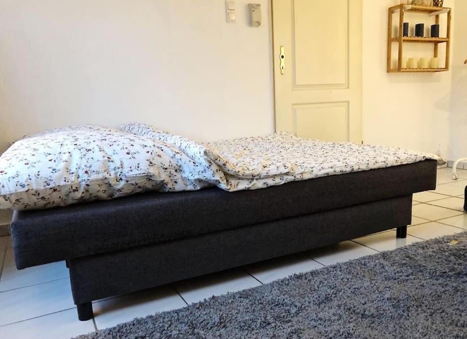 Charmante Gartenwohnung Mit Privatem Grossen Garten Köln Ngoại thất bức ảnh