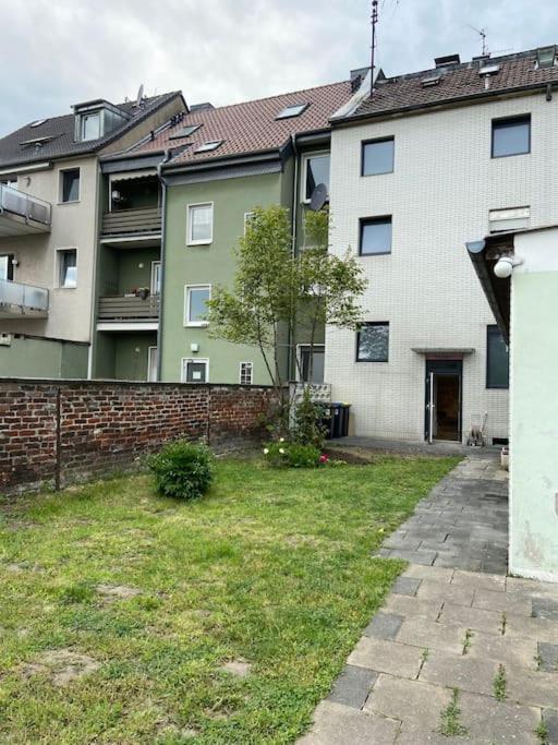 Charmante Gartenwohnung Mit Privatem Grossen Garten Köln Ngoại thất bức ảnh